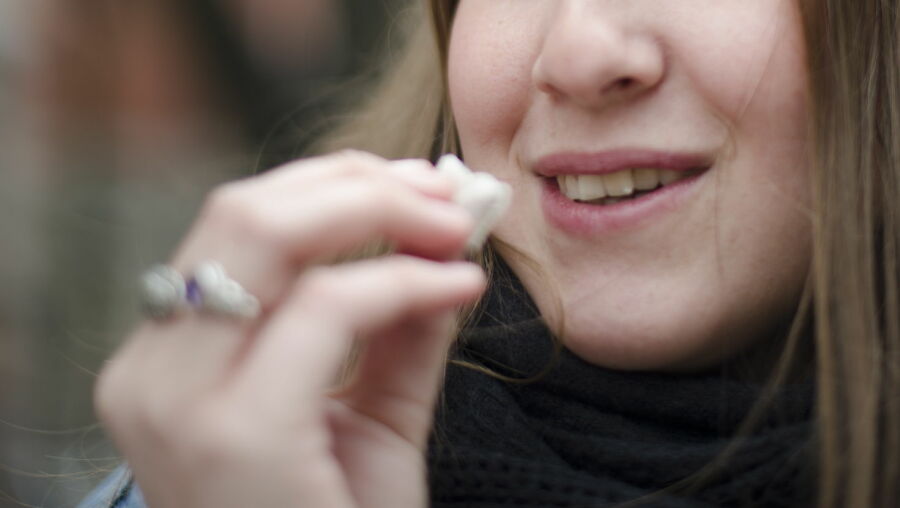 Why is the nicotine pouch contained in the upper lip?